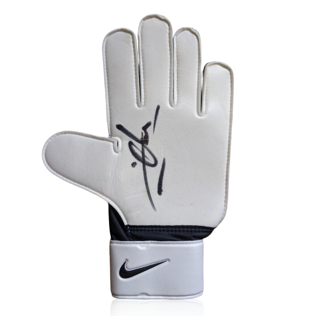 iker casillas handschuhe Iker Casillas Signed Goalkeeper Glove – The Collectors Corner