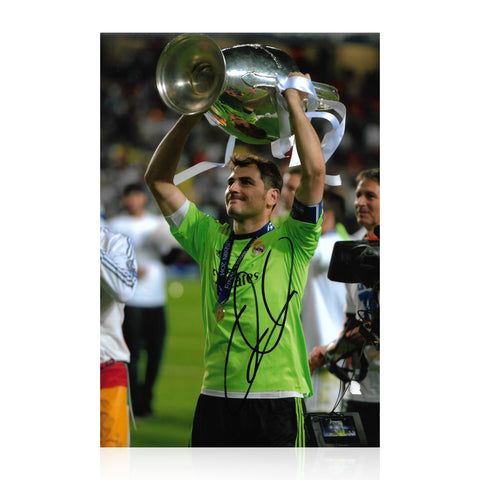 Iker Casillas Signed 12x8 Photo